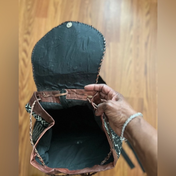 Backpack - Picture 6 of 7